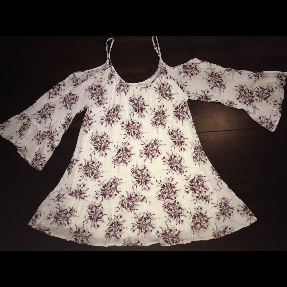 Gorgeous Flowy & Floral Cold Shoulder Top